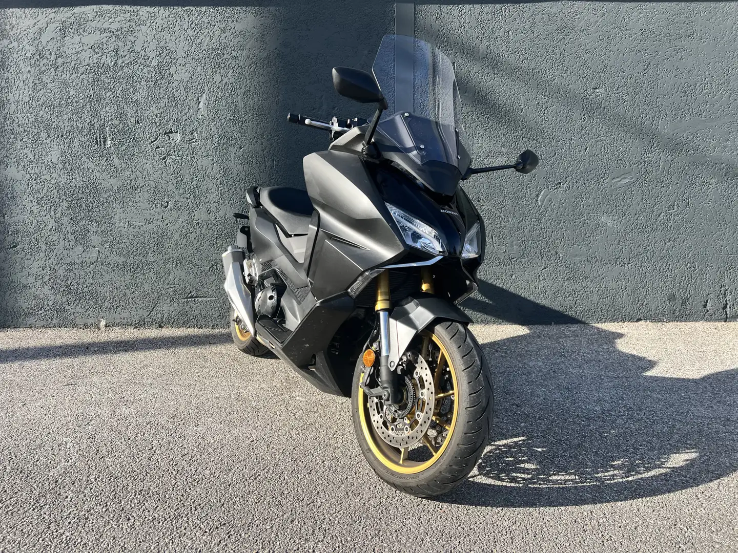 Honda Forza 750 Zwart - 1