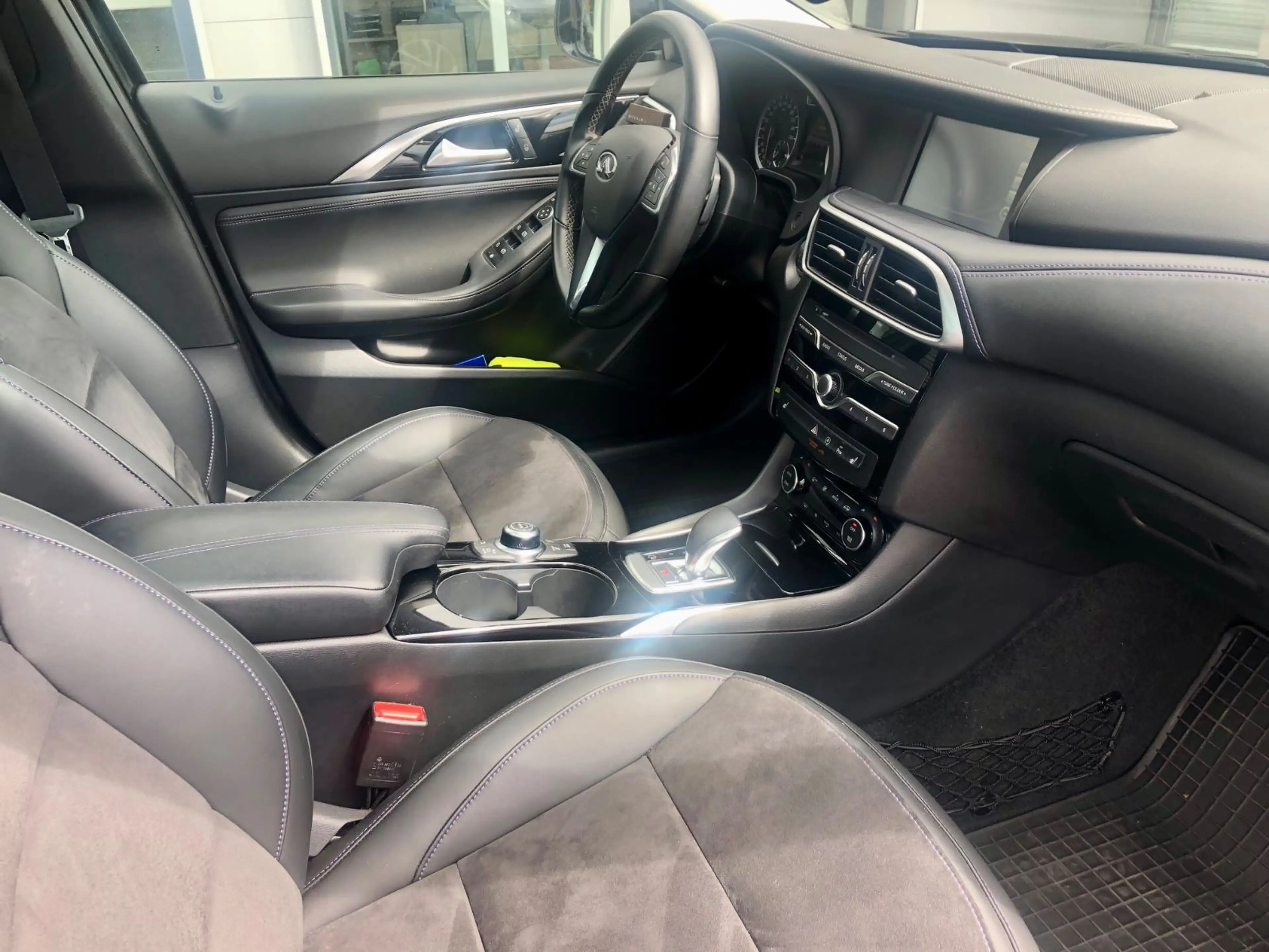 Infiniti Q30 1.6 LUXE/LED/Navi/Panorama/Sitzhz/Kamera — photo 10