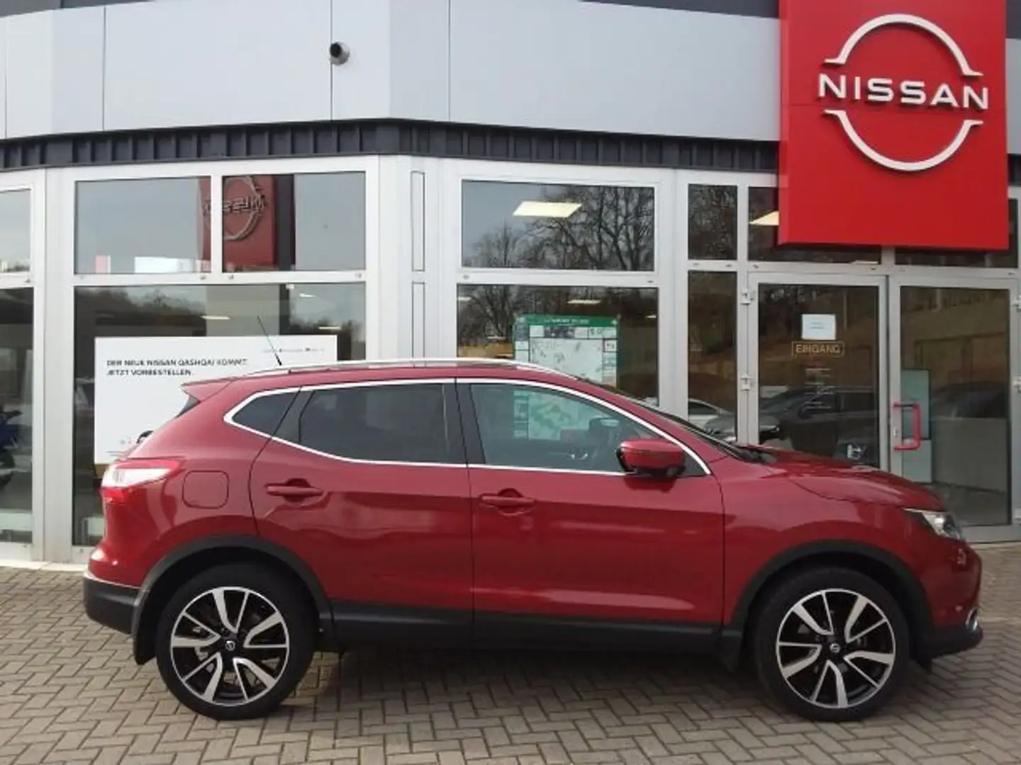 Nissan Qashqai 1.6 DIG-T TEKNA 4x2 Rot - 2