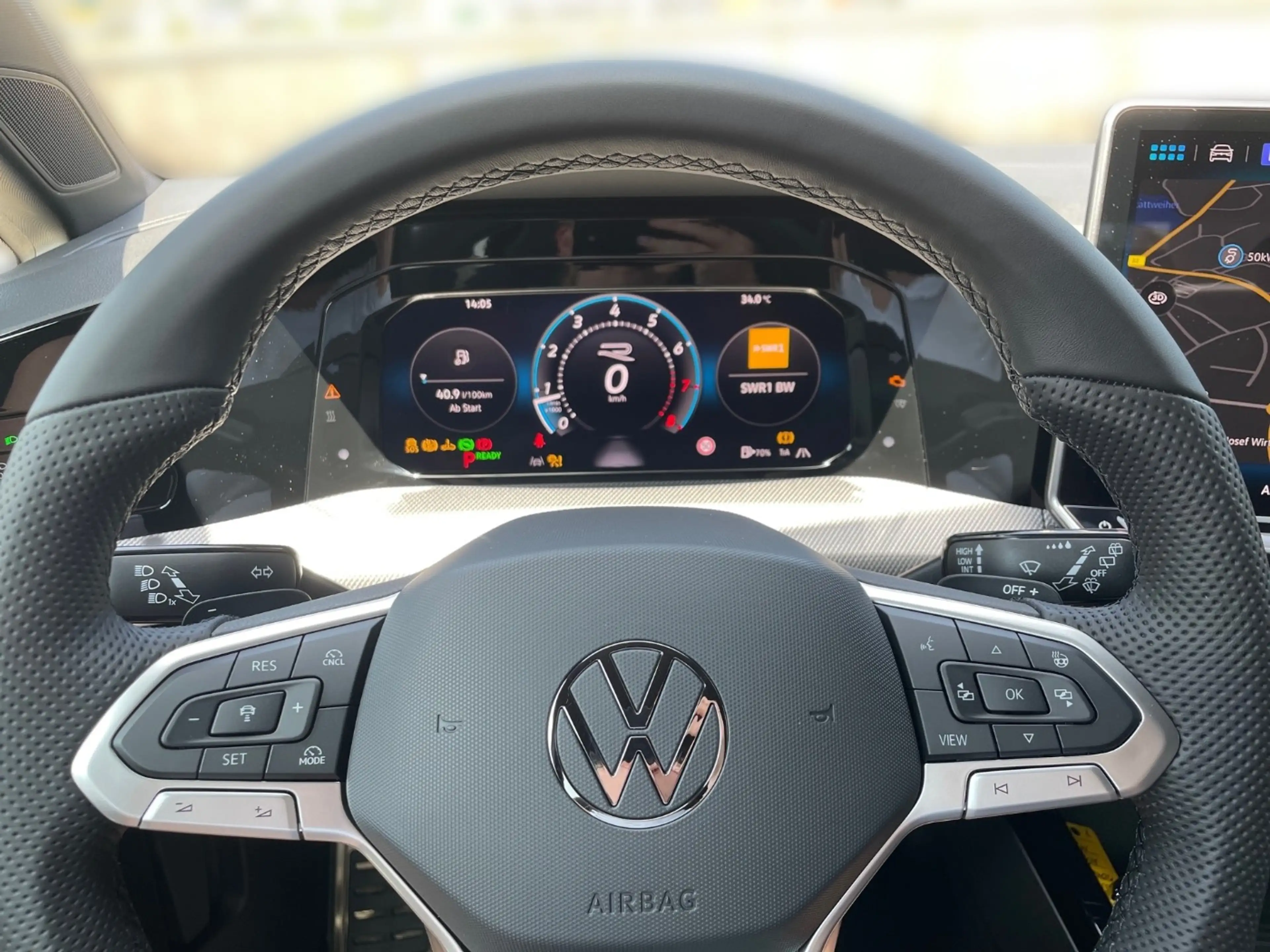 Volkswagen Golf VIII 1.5 eTSI R-Line *HEAD-UP*MATRIX*KAMERA* — photo 11
