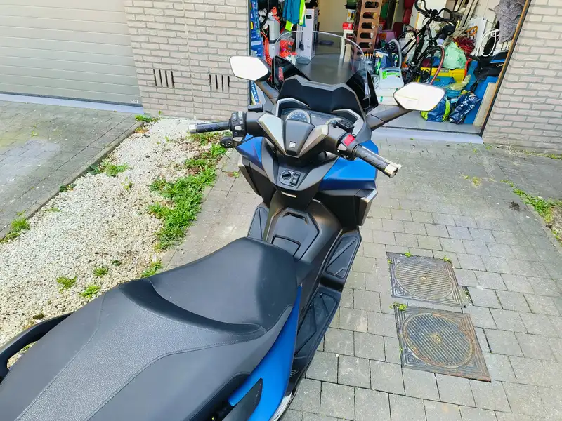 Honda Forza 350 - foto 8