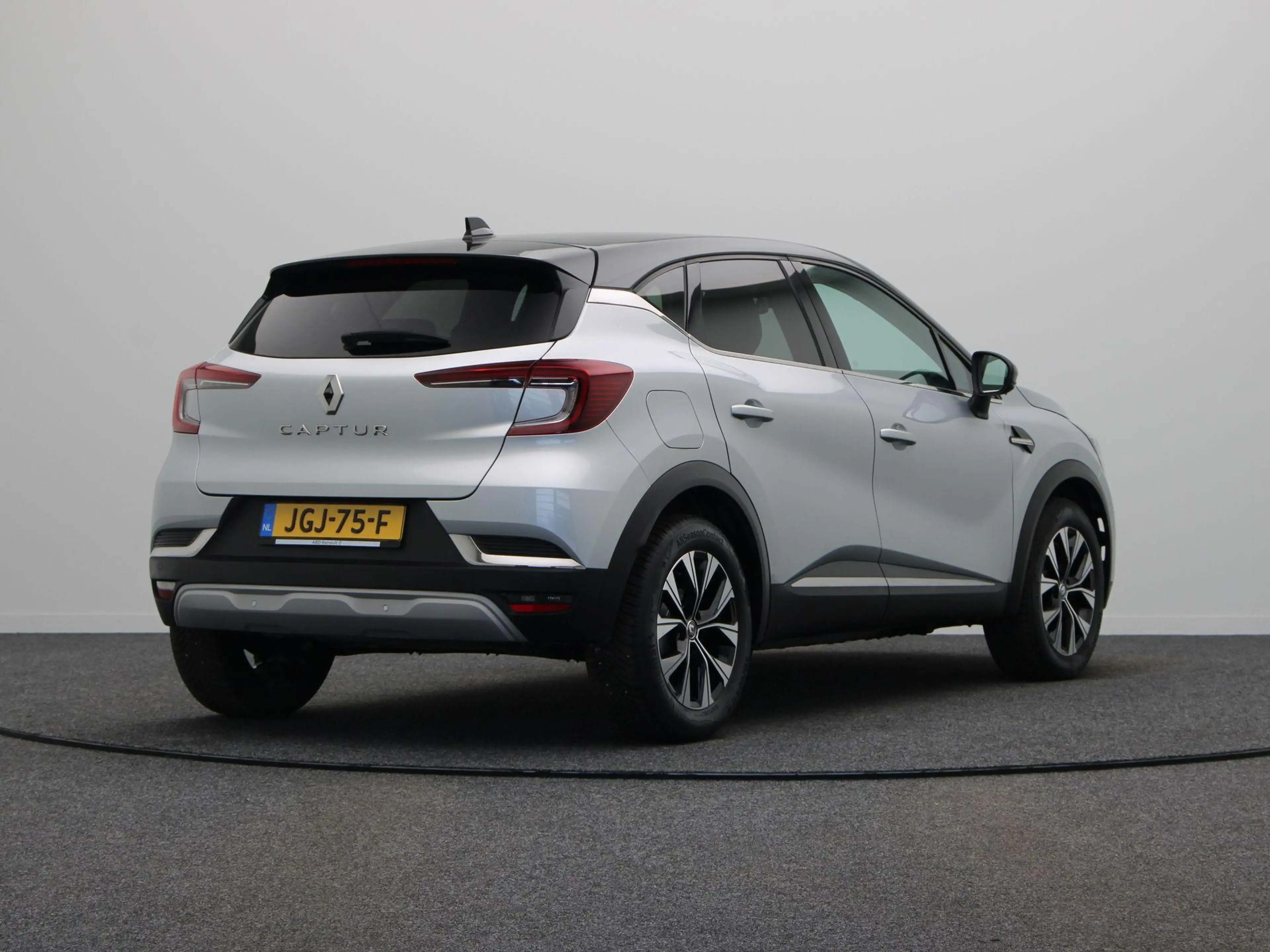 Renault Captur TCe 90pk Techno | Navigatie | Achteruitrijcamera | — photo 11