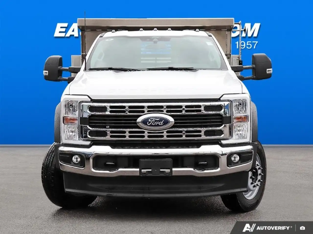 Ford F-550 Super Duty снимка Ford F-550 Super Duty