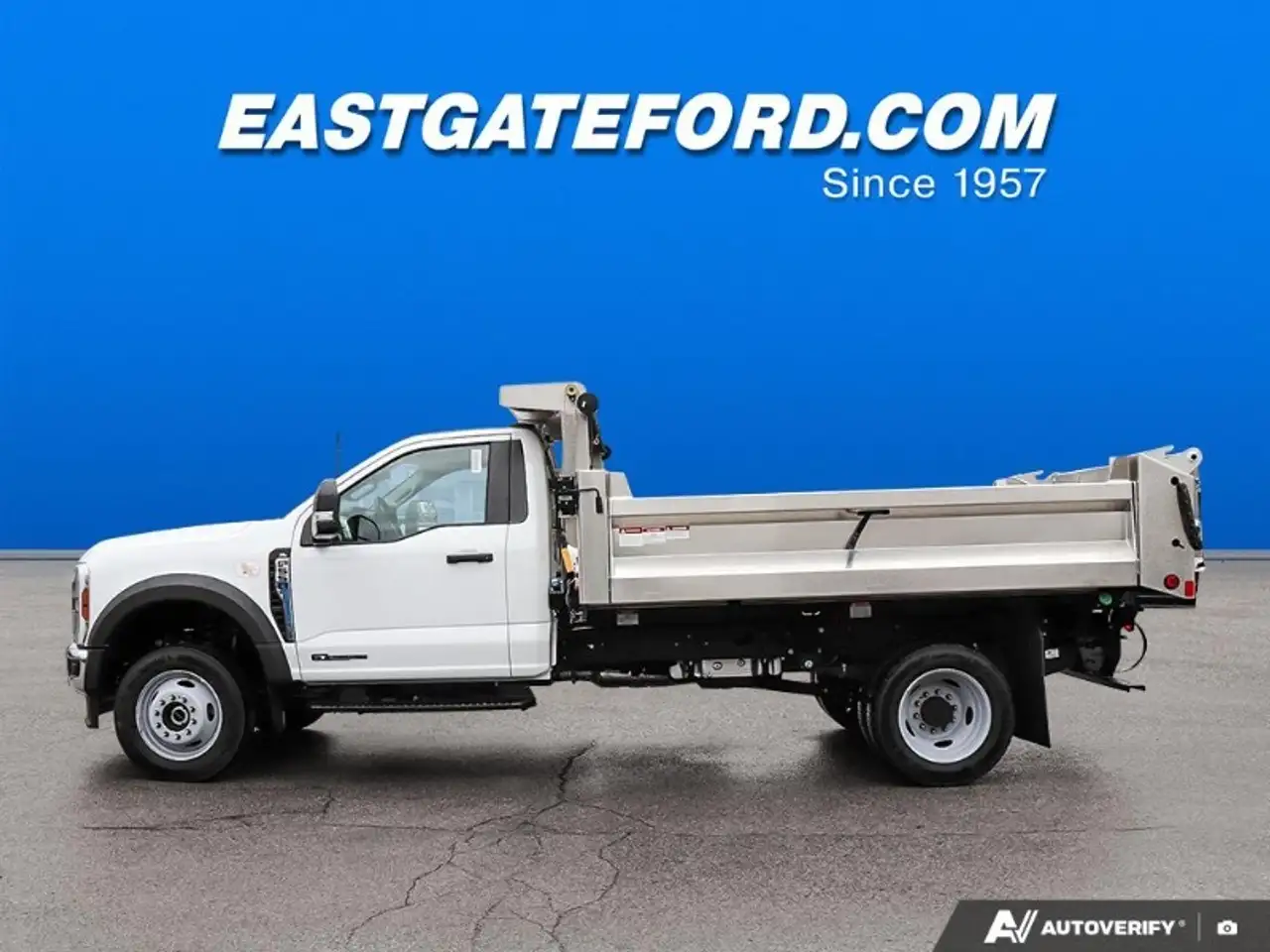 Ford F-550 Super Duty снимка Ford F-550 Super Duty