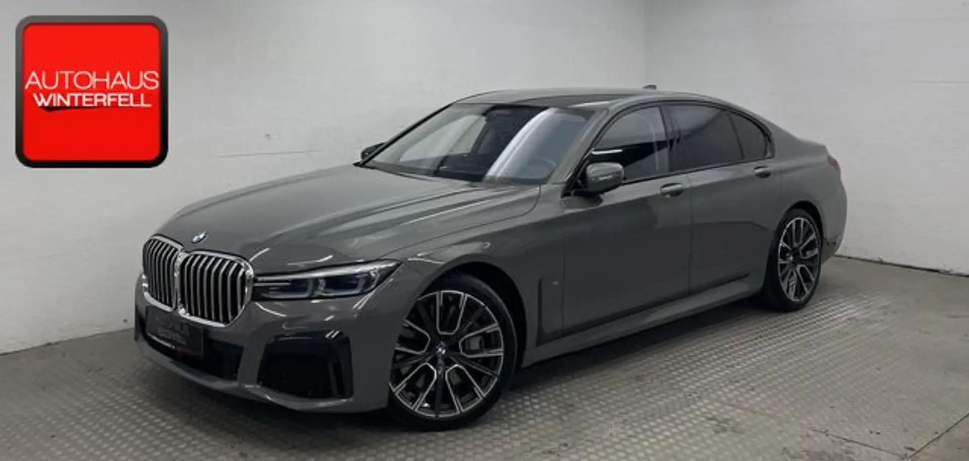 BMW 750 i xDrive M SPORT PURE+AHK+STANDH+LASER+SOFT+ Šedá - 1