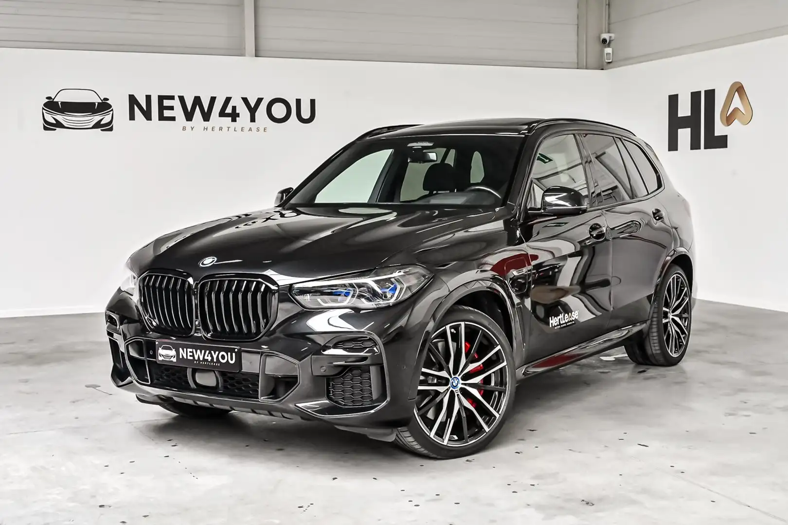 BMW X5 xDrive45e Noir - 1