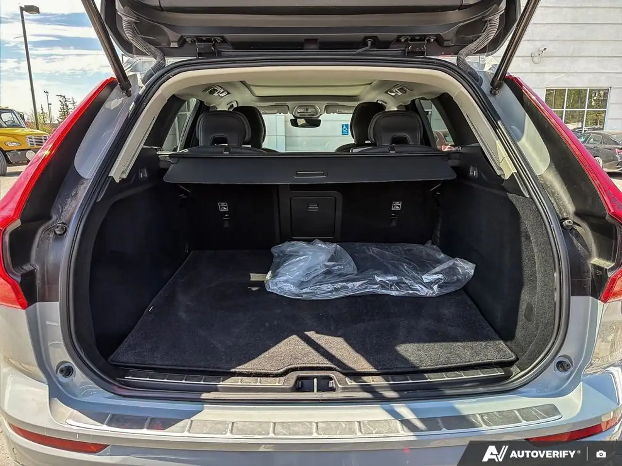 Volvo XC60 снимка Volvo XC60
