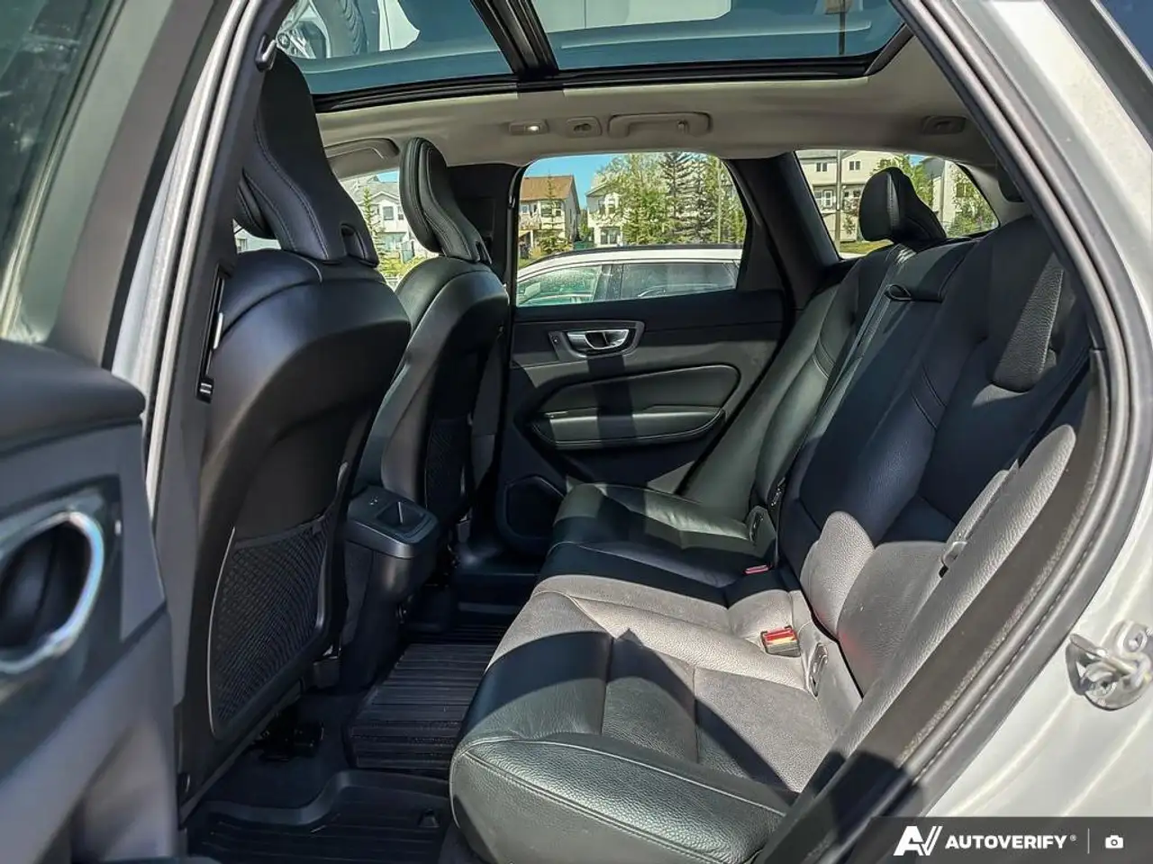 Volvo XC60 снимка Volvo XC60