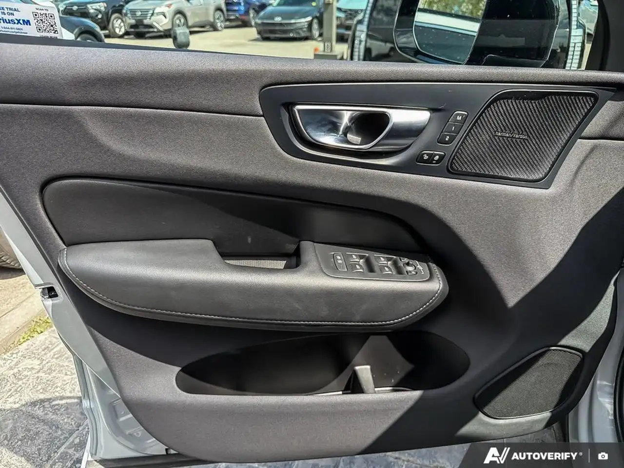 Volvo XC60 снимка Volvo XC60
