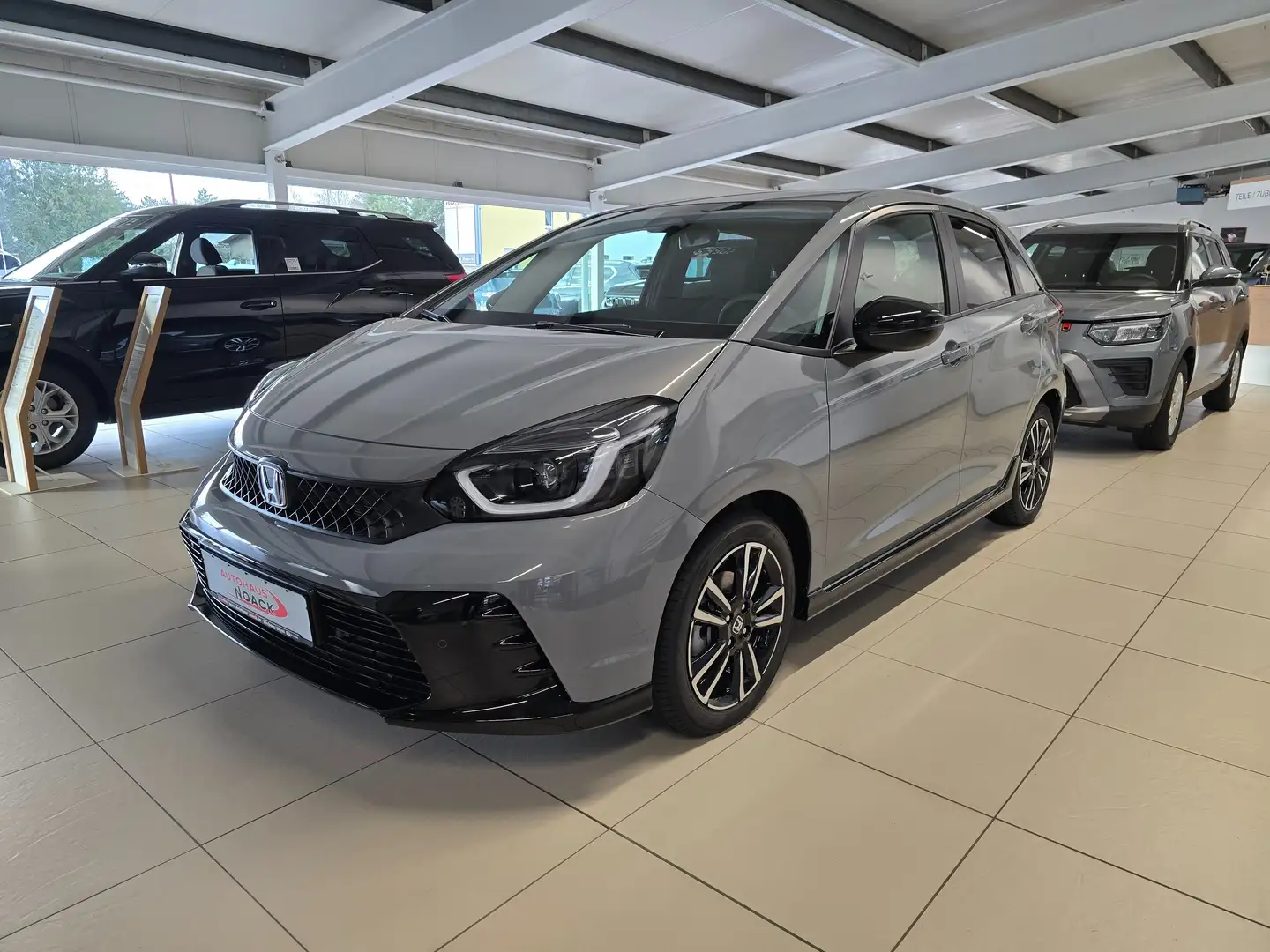 Honda Jazz 1.5 i-MMD Hybrid Advance Sport Grau - 1
