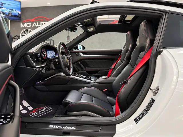 Porsche 911 view 15