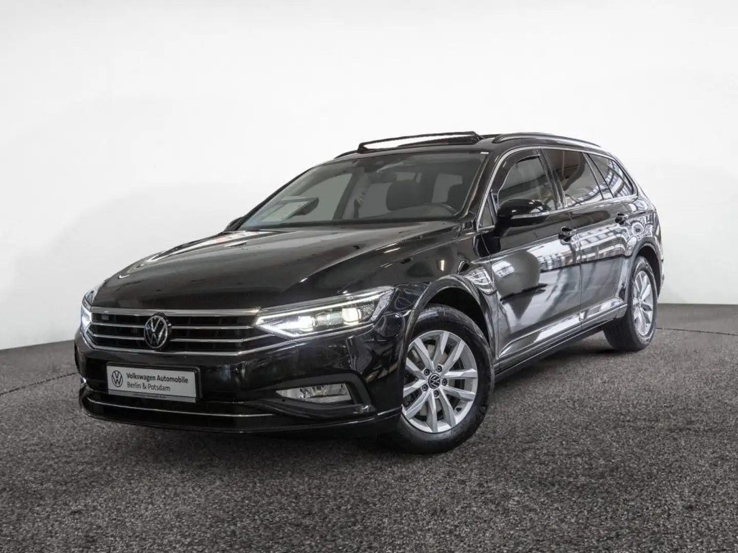 Volkswagen Passat Variant 2.0 TDI Business Pano Matrix-LED Schwarz - 2