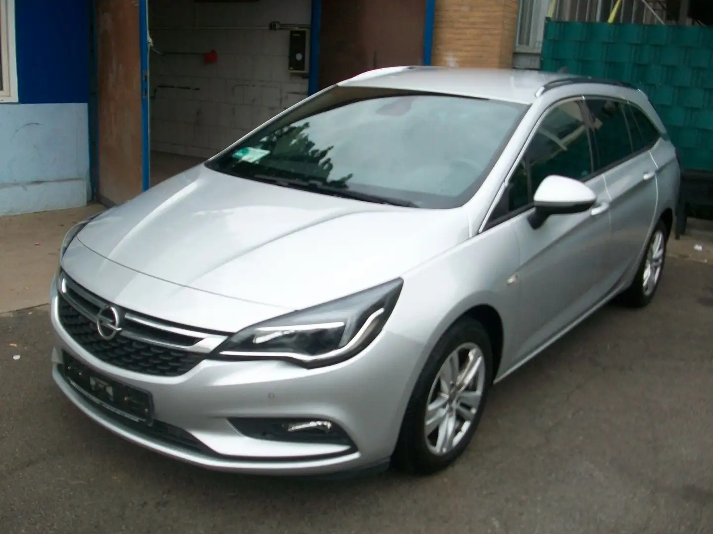 Opel Astra K Sports Tourer 1.6 CDTi*Aut*Navi*PDC*Top* Silber - 1