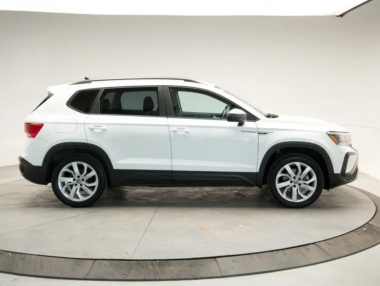 Volkswagen Taos снимка Volkswagen Taos