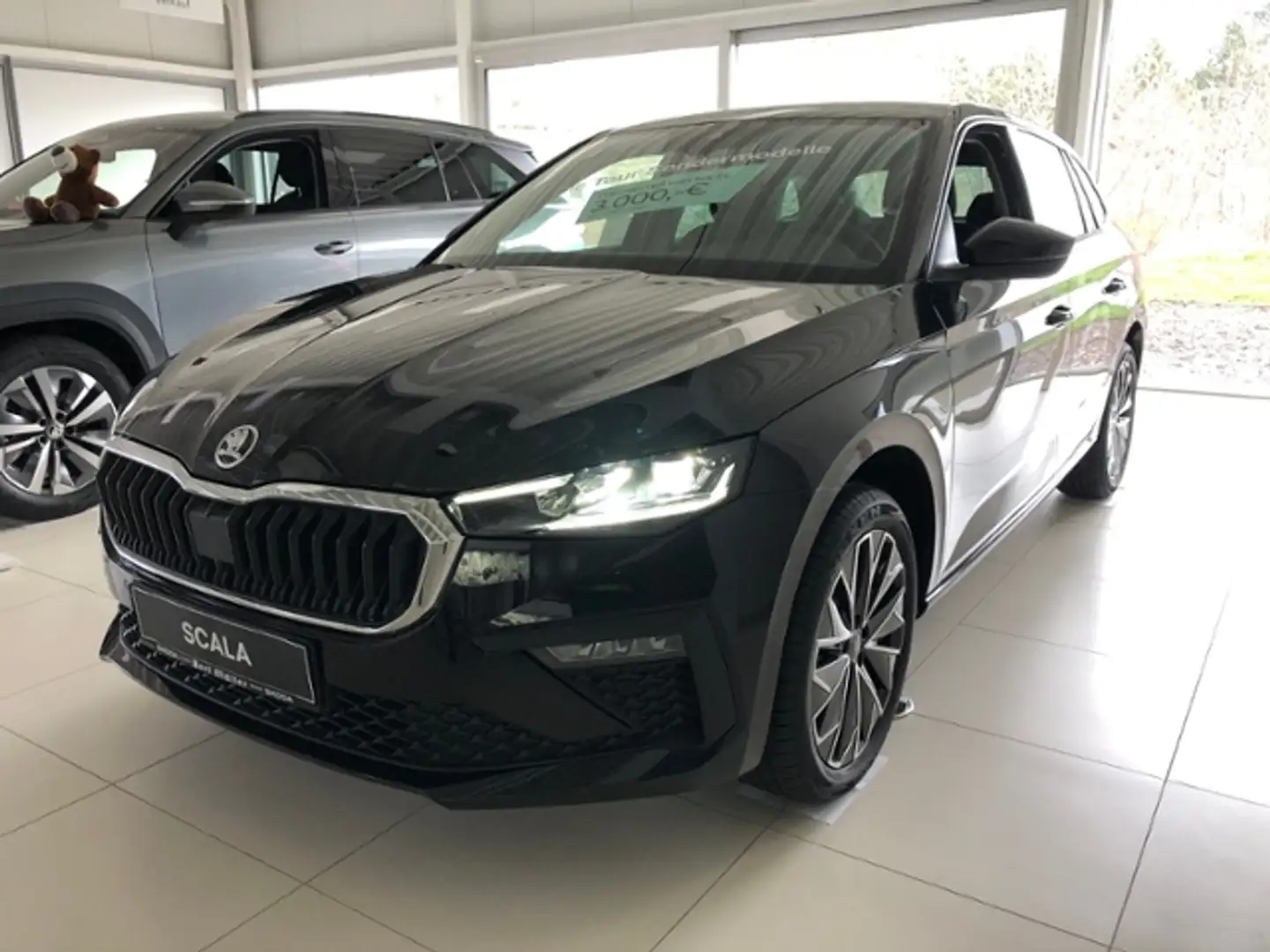 Skoda Scala Tour Navi SmartLink DAB Schwarz - 2