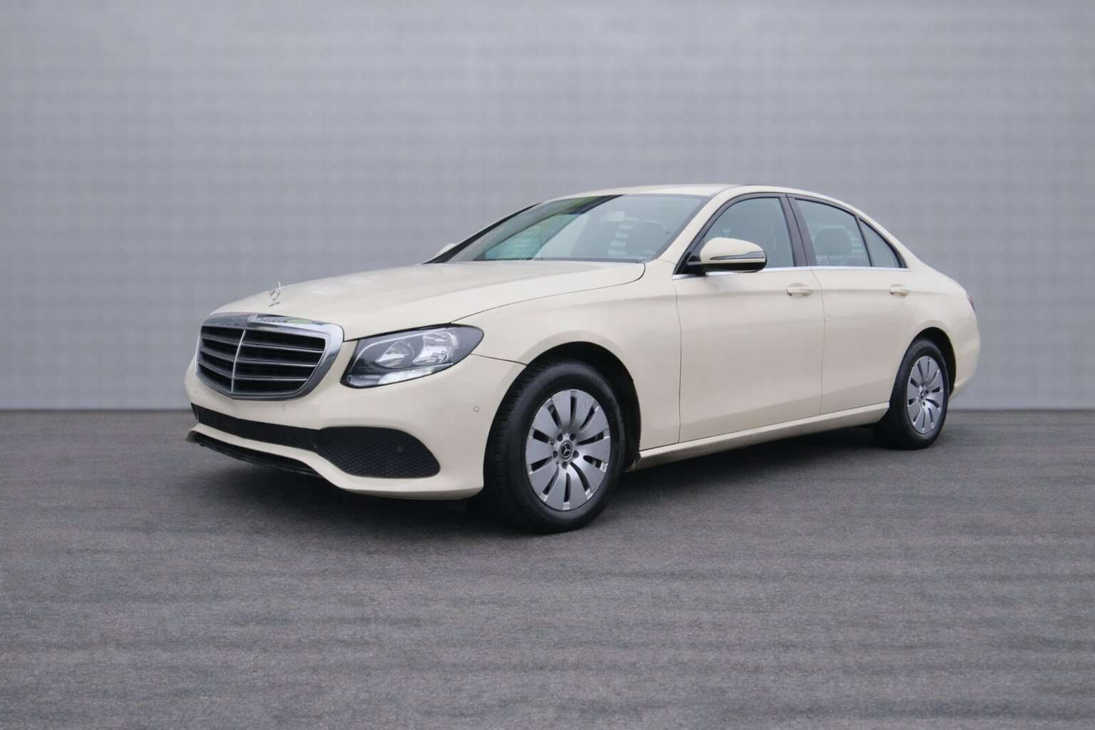 Second hand Mercedes Benz E-Class 200