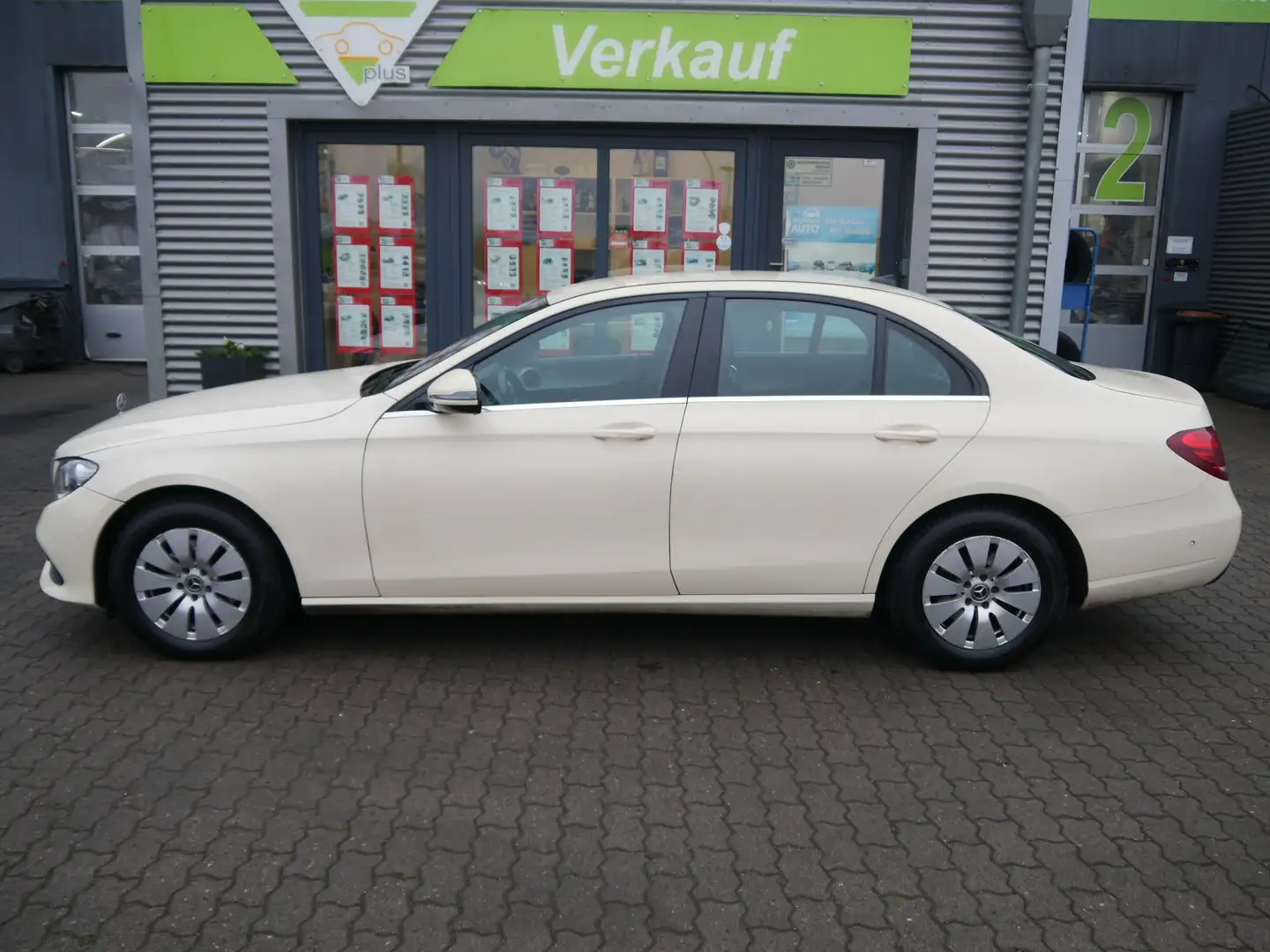 Mercedes-Benz E 200 E 200 d (213.013) Beige - 1