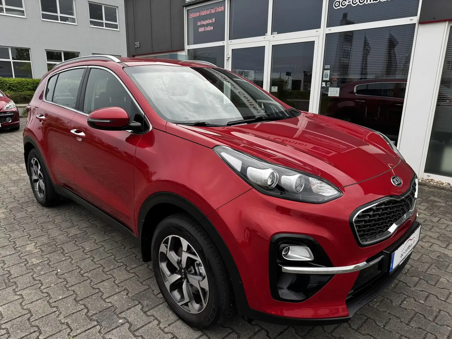 Kia Sportage 1.6 GDI Navi LED Kam AHK Shzg Temp.Top! Rot - 1