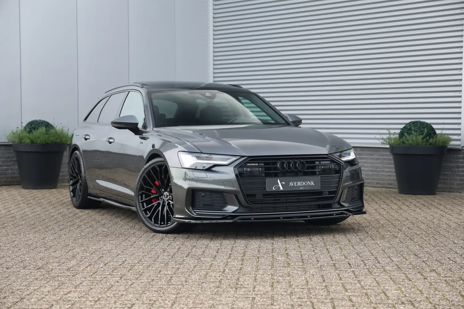 Audi A6 Avant 55 TFSI e Quattro Competition S-Line 367PK P Grijs - 1