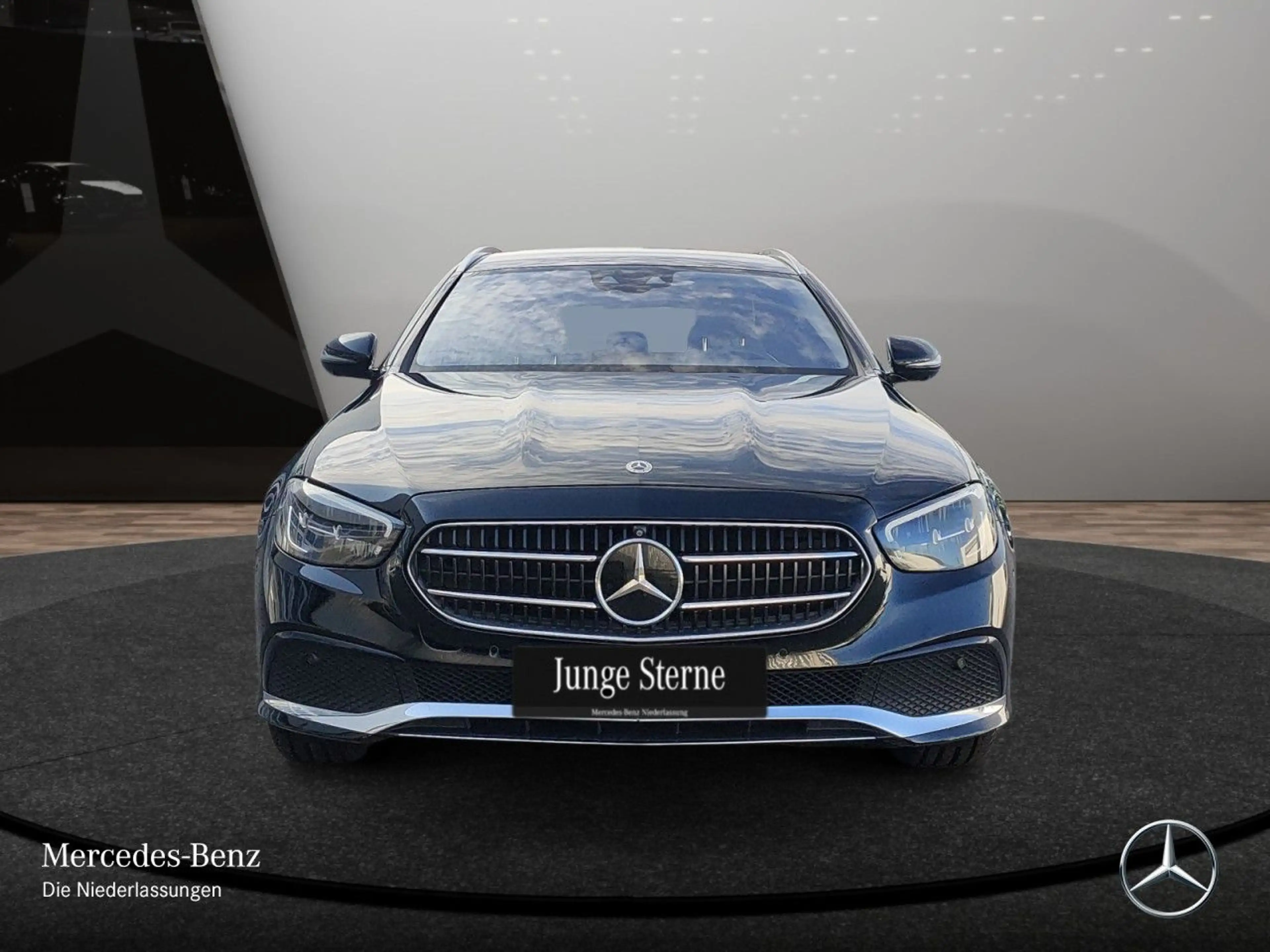 Mercedes-Benz E 300 e T AVANTG+360+AHK+LED+FAHRASS+BURMESTER+9G — photo 3