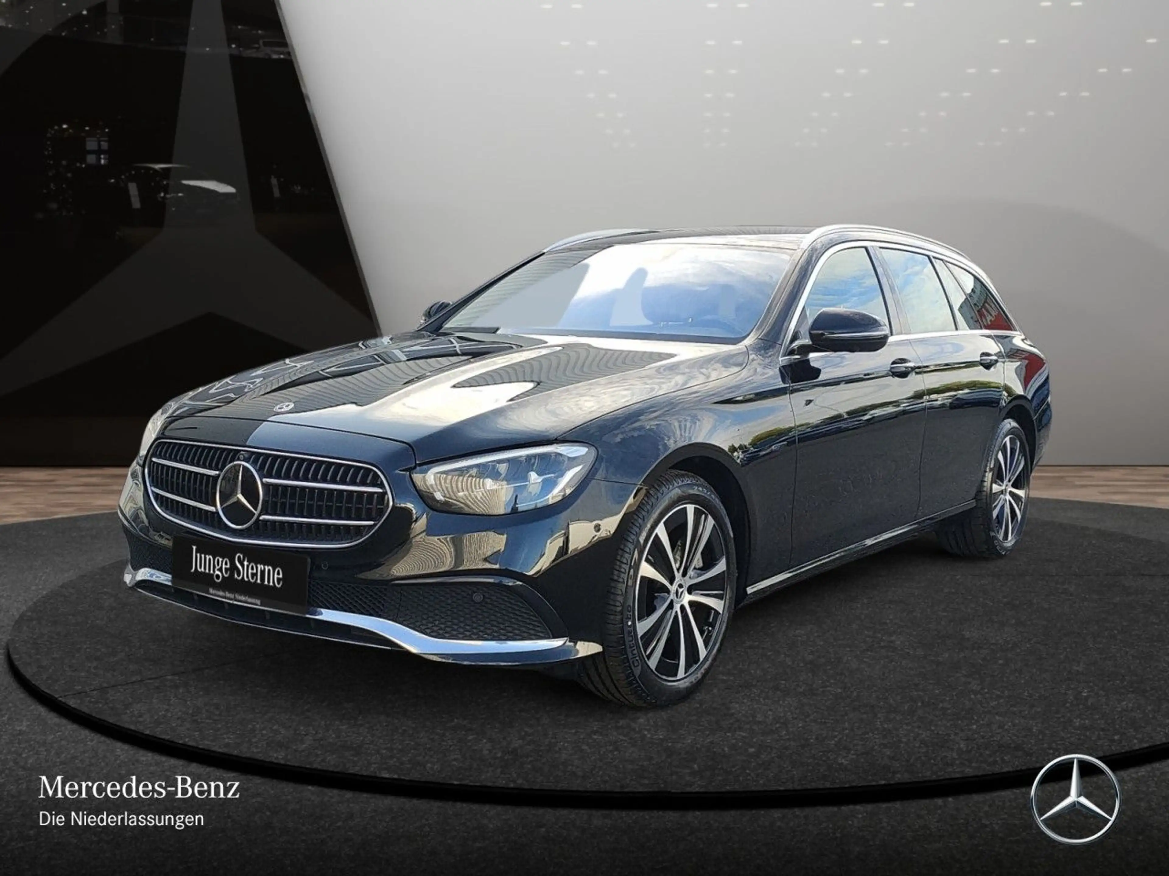 Mercedes-Benz E 300 e T AVANTG+360+AHK+LED+FAHRASS+BURMESTER+9G — photo 2