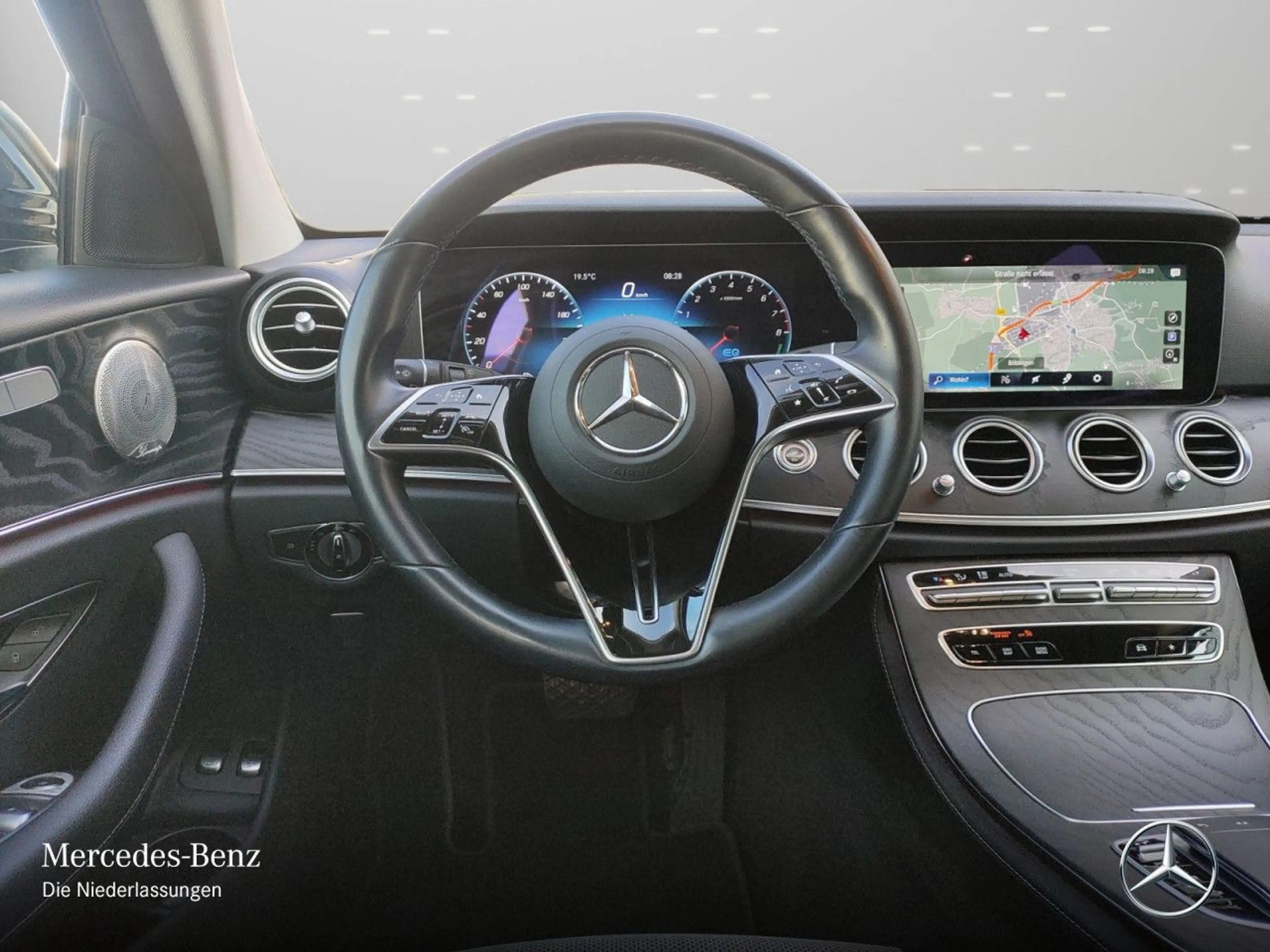 Mercedes-Benz E 300 e T AVANTG+360+AHK+LED+FAHRASS+BURMESTER+9G — photo 13