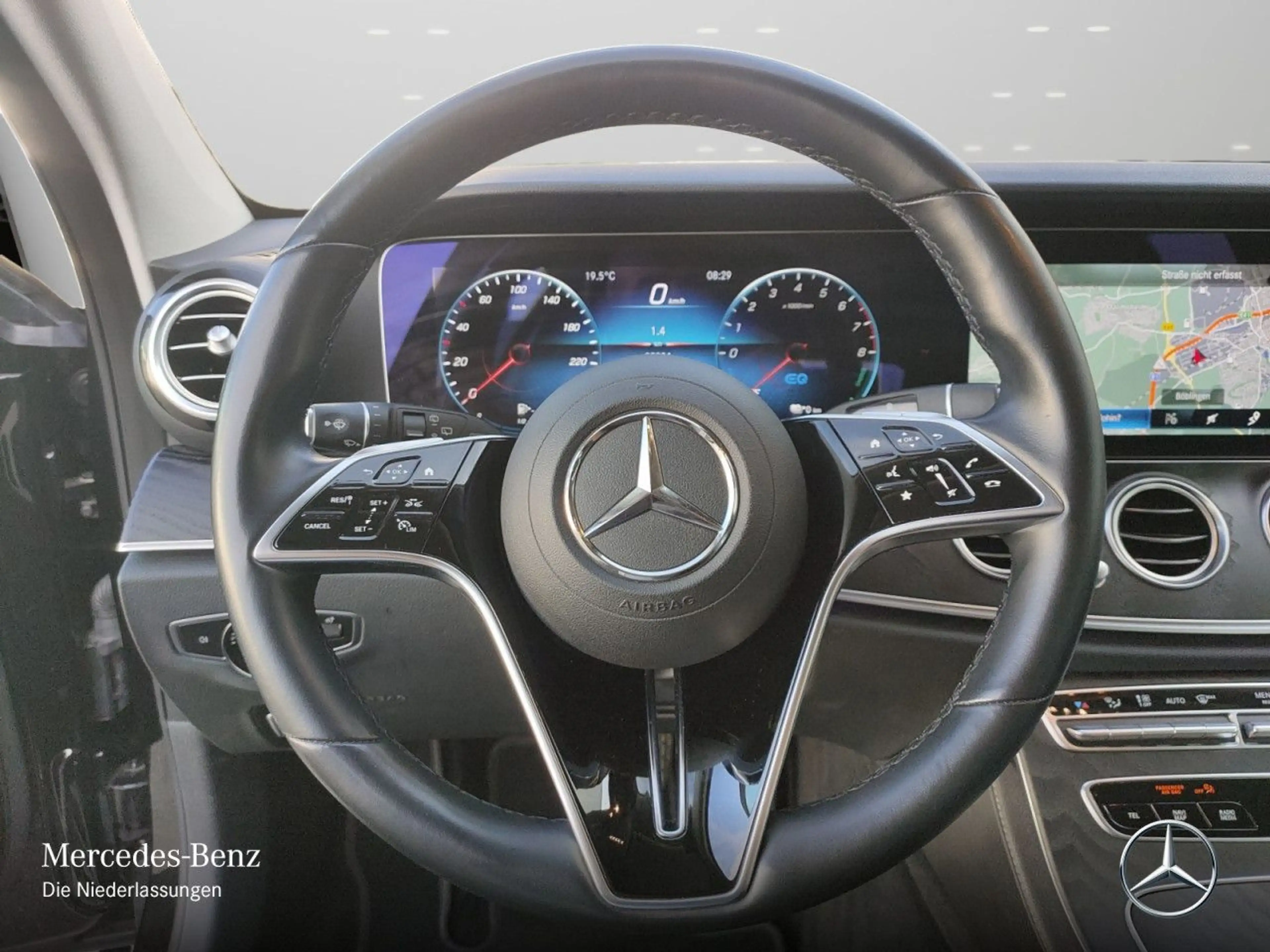 Mercedes-Benz E 300 e T AVANTG+360+AHK+LED+FAHRASS+BURMESTER+9G — photo 14