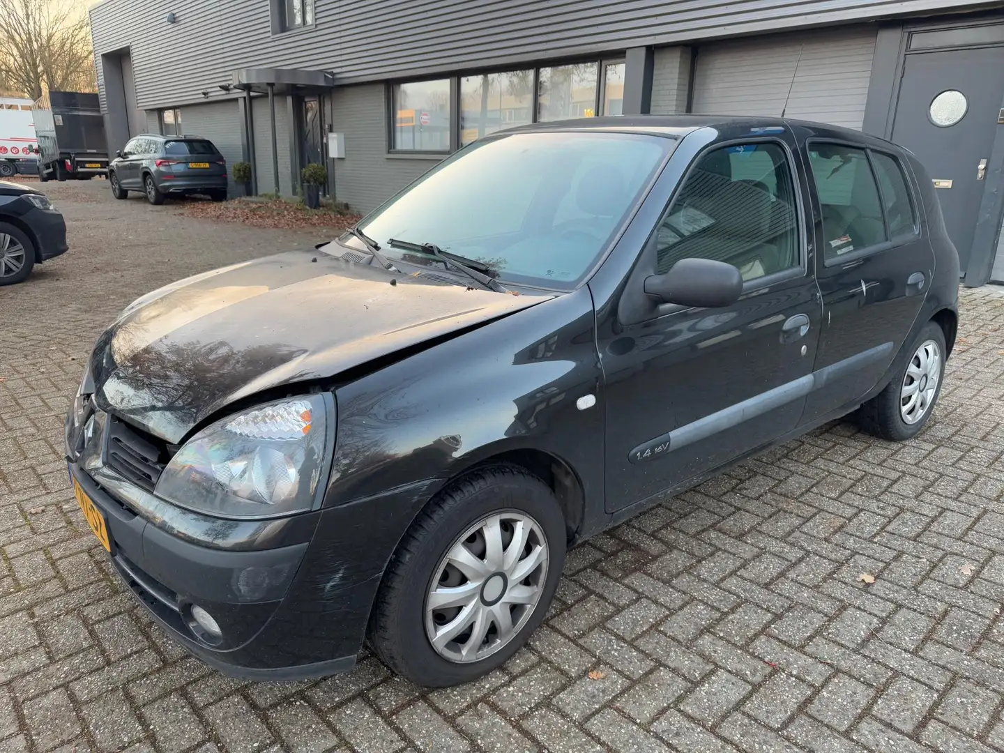 Renault Clio 1.4-16V Privilège Comfort Black - 1