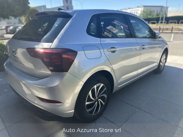 Volkswagen Polo view 4