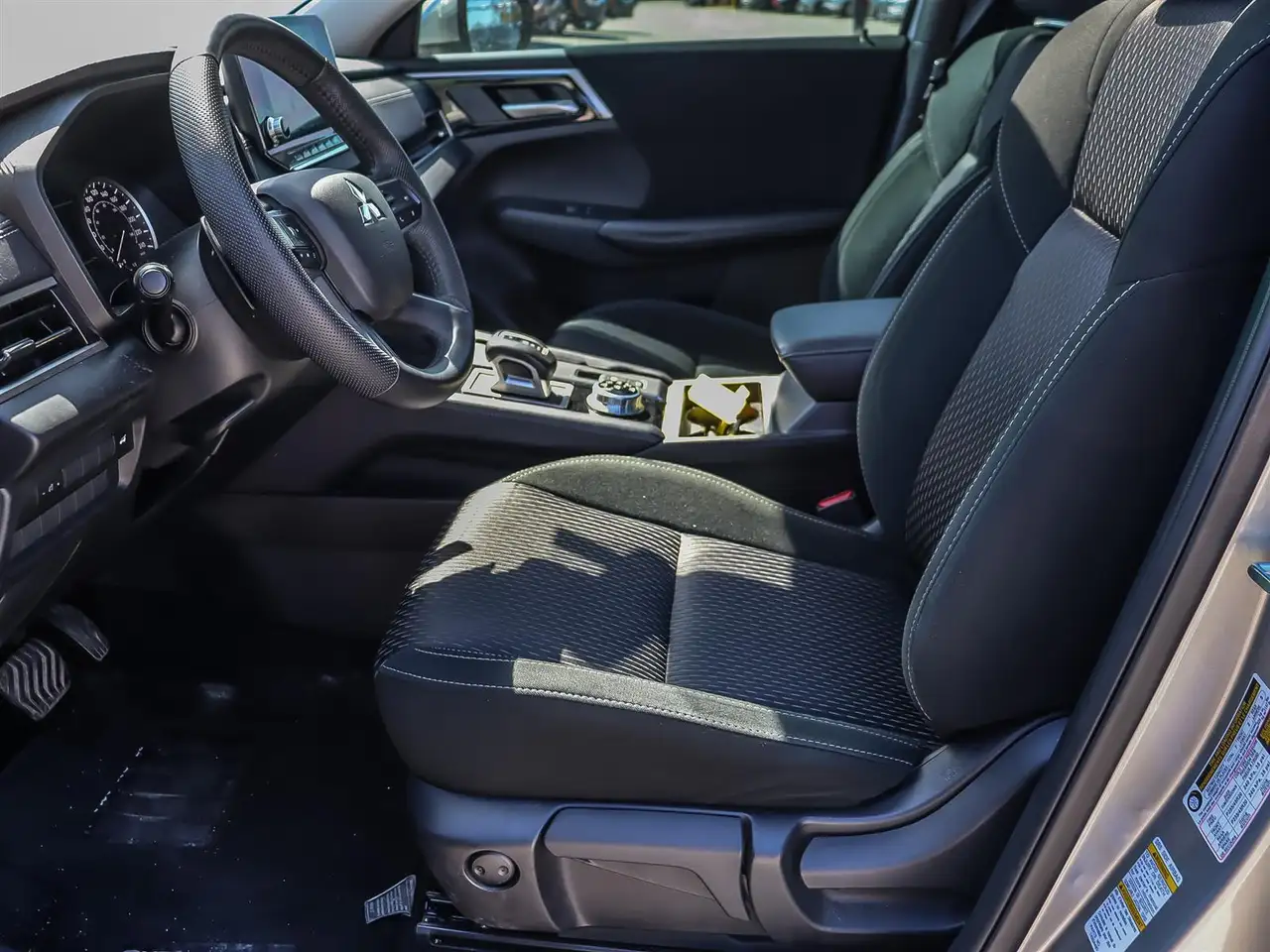 Mitsubishi Outlander снимка Mitsubishi Outlander