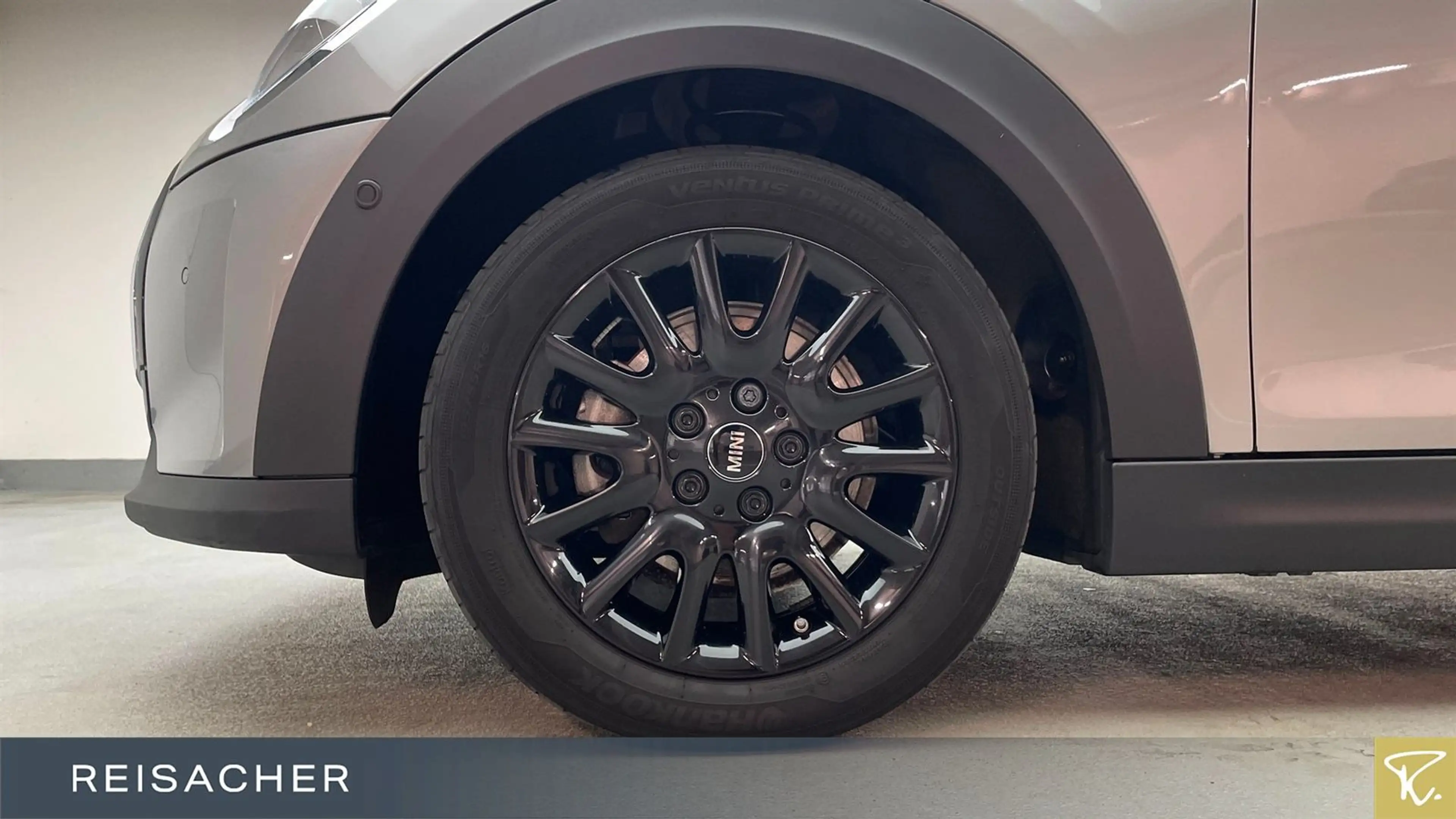 MINI Cooper SE A — photo 3