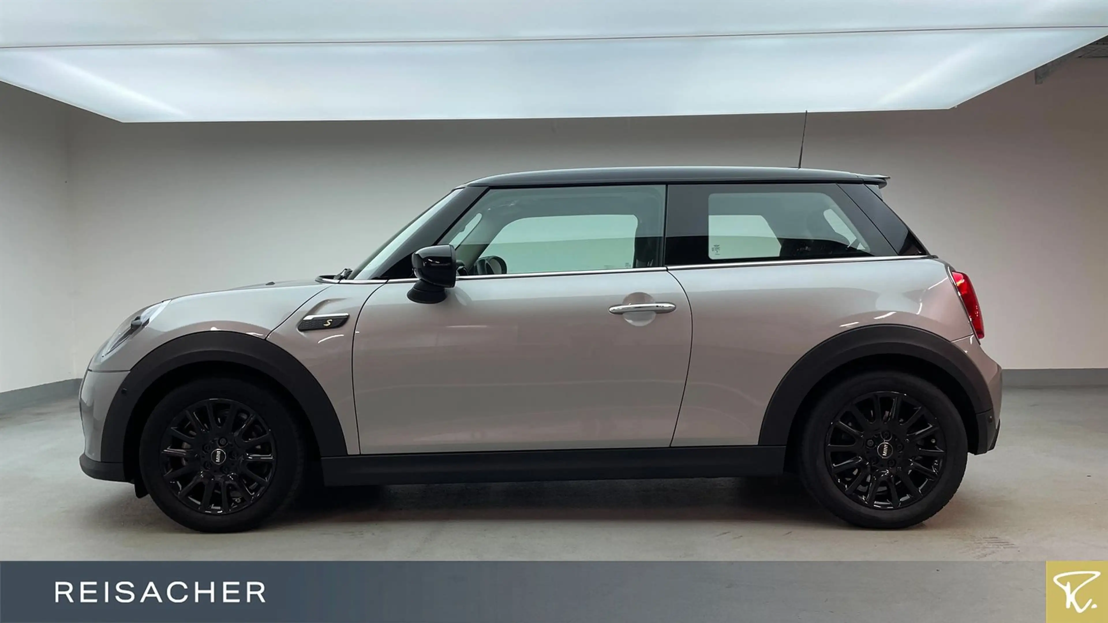 MINI Cooper SE A — photo 9