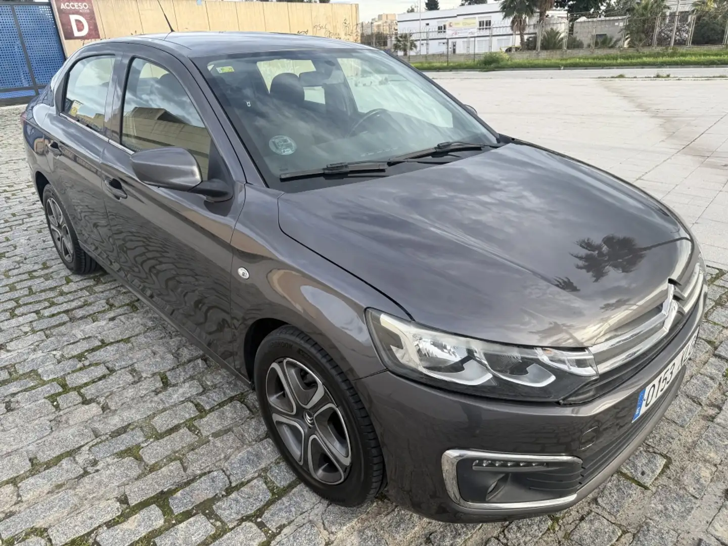 Citroen C-Elysée 1.6BlueHDi Shine 100 Grau - 2