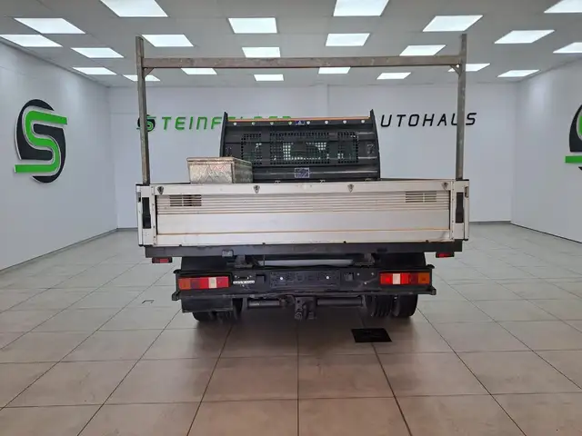 Ford Transit view 6