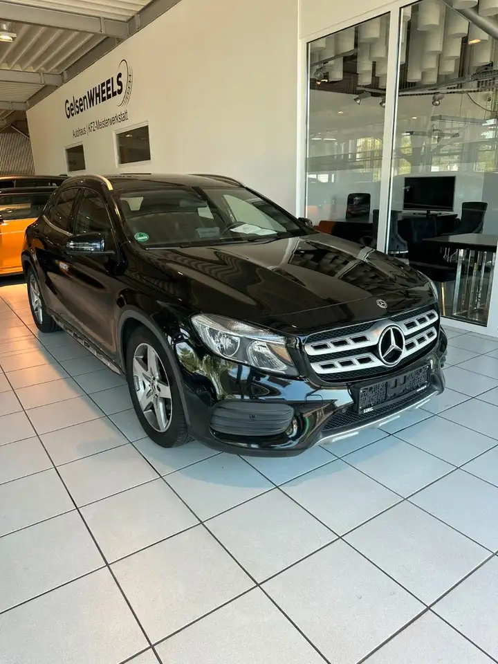 Mercedes-Benz GLA 200
