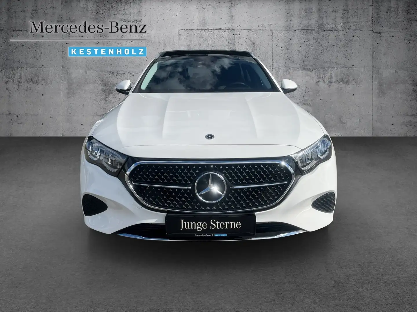 Mercedes-Benz E 220 E 220 d T AVANTGARDE+AHK+DISTRO+PANO+KAM+LENKHZ Weiß - 2