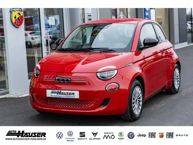 Fiat 500e MY25 RED 42kWh KOMFORT KAMERA SITZHZG. PDC ARMLEHN