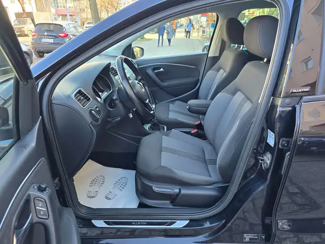 Volkswagen Polo view 7