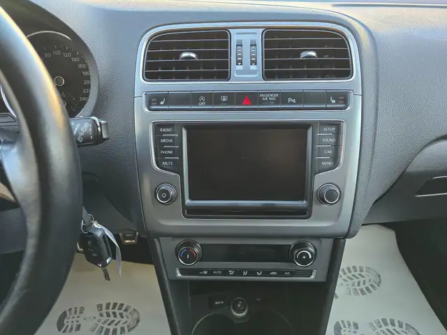 Volkswagen Polo view 13