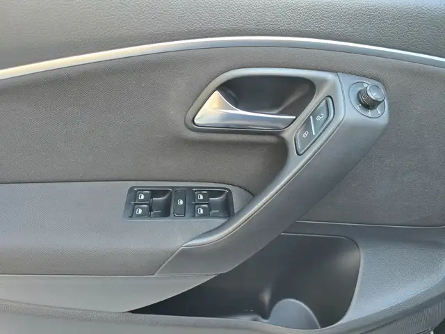 Volkswagen Polo view 14