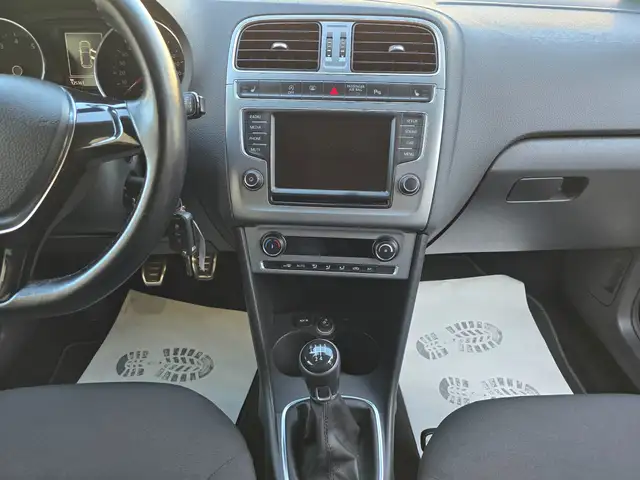Volkswagen Polo view 12