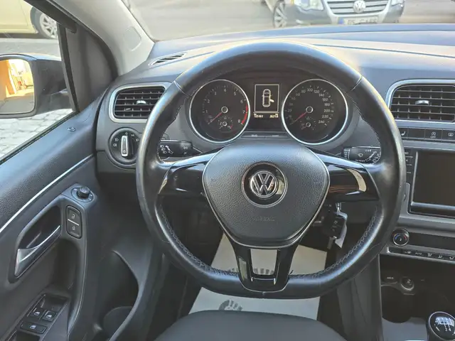 Volkswagen Polo view 11