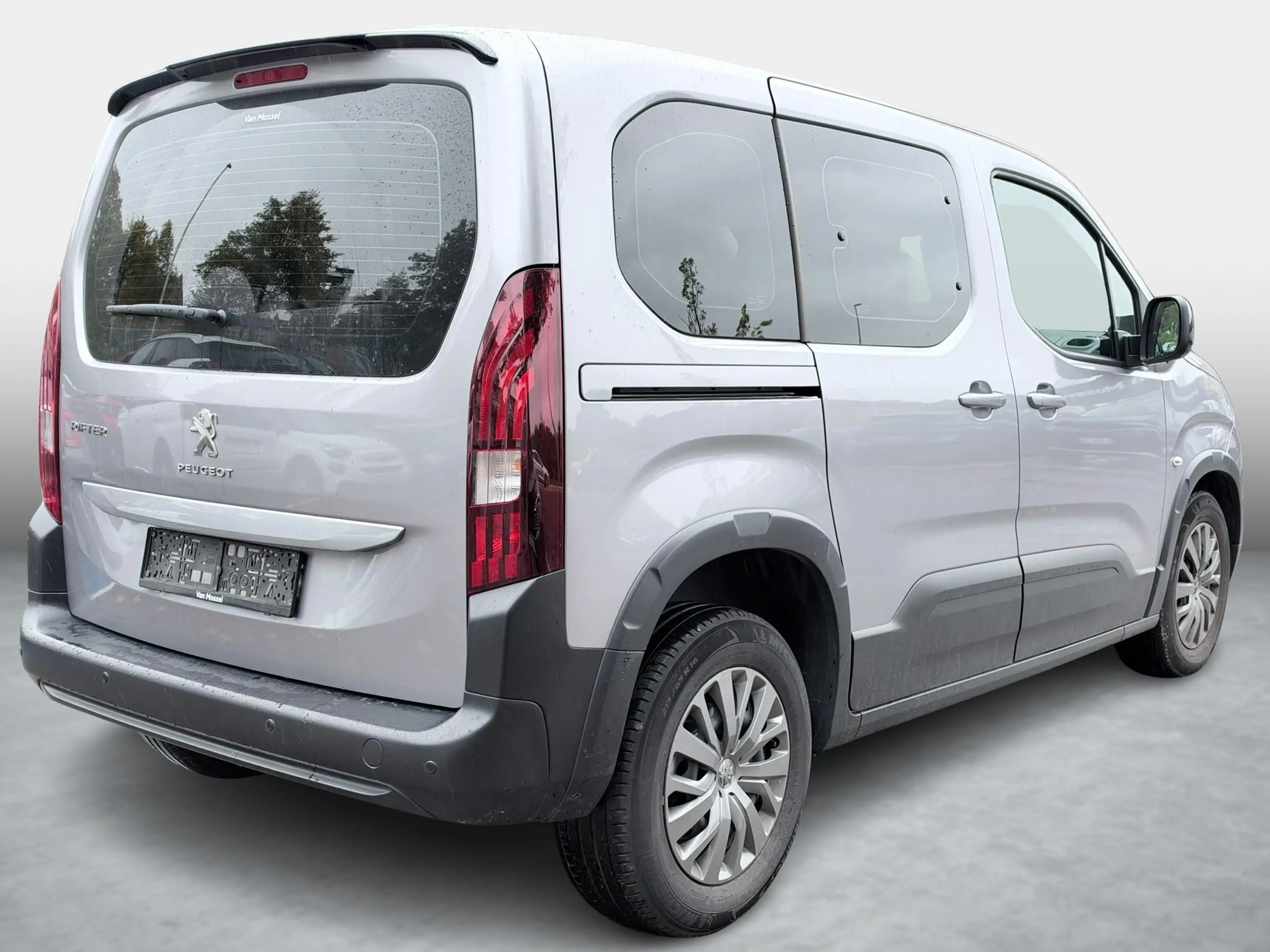 Peugeot Rifter 1.2 PureTech 110 S/S Active — photo 3