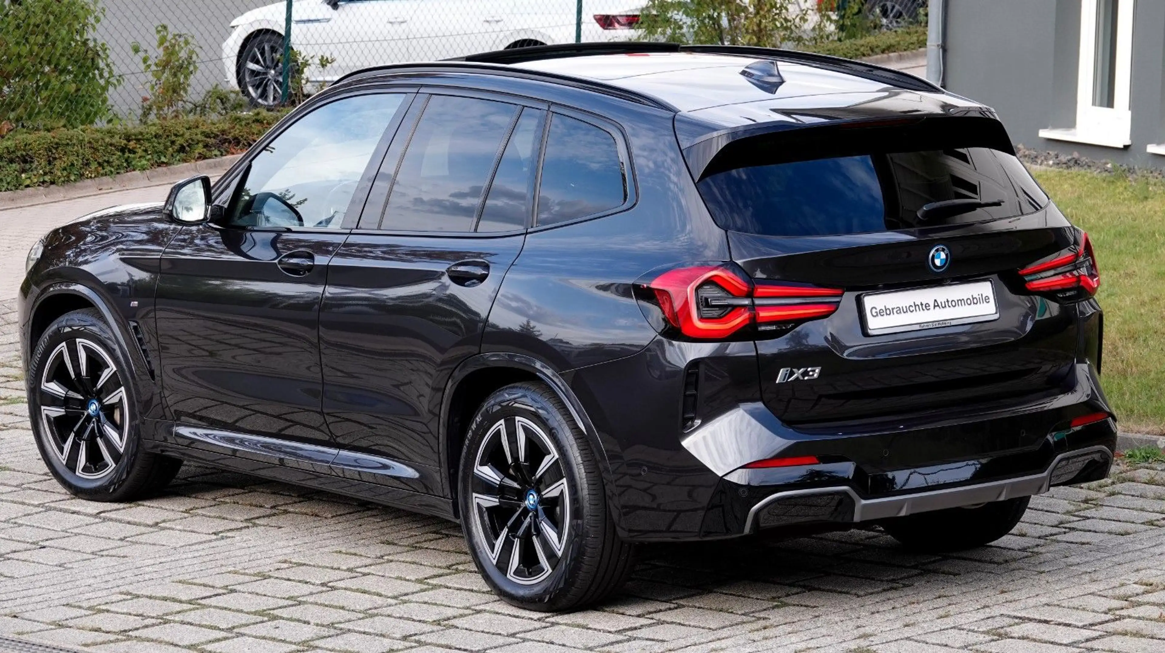 BMW iX3 Inspiring *M SPORT* PANORAMA* GARANTIE* — photo 2