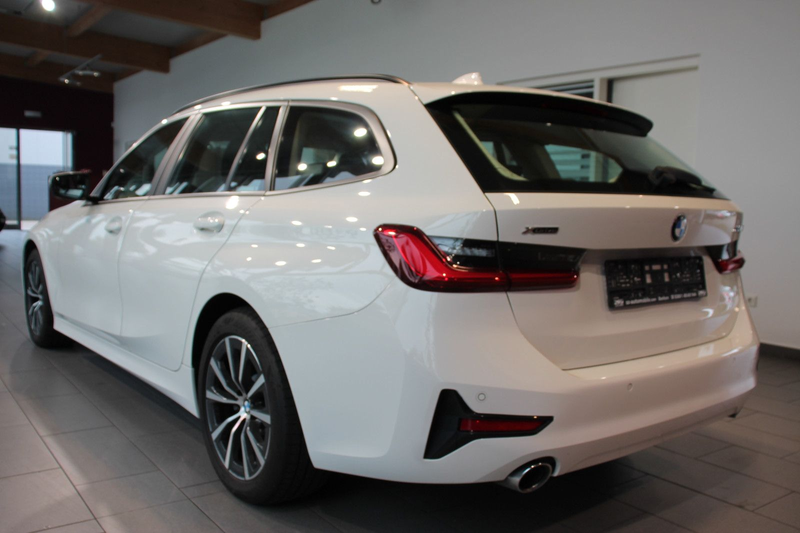 BMW 330 d Touring xDrive 1.Hand HUD LED LiveCockpit — photo 4