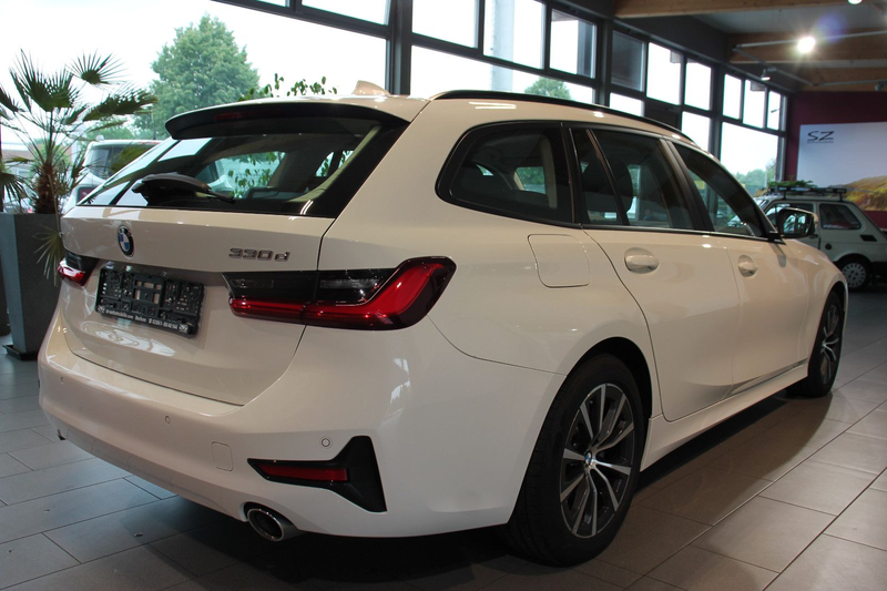 BMW 330 d Touring xDrive 1.Hand HUD LED LiveCockpit — photo 6
