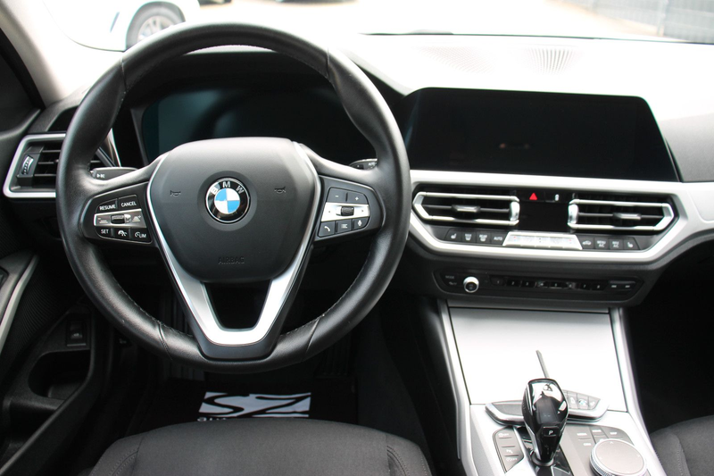 BMW 330 d Touring xDrive 1.Hand HUD LED LiveCockpit — photo 11