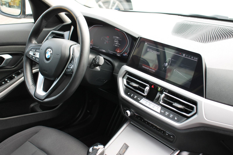 BMW 330 d Touring xDrive 1.Hand HUD LED LiveCockpit — photo 15