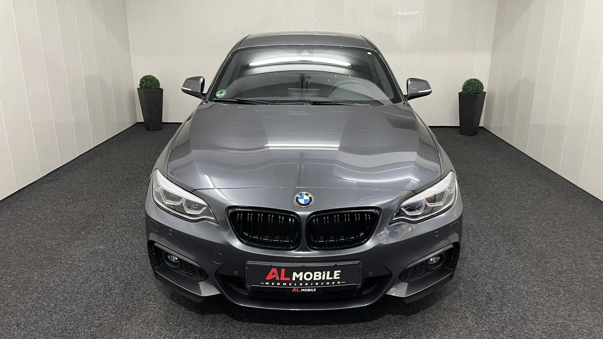 BMW 220 d M Sport Automatik  Aus 1.H XENON SHZ NAVI KAMERA Grau - 2