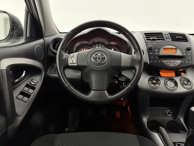 Toyota RAV4 view 13